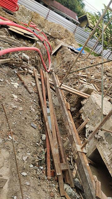 Galian dan Penarikan  Kabel TM dr main substation ke Power House SQ12