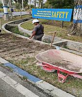 Perapihan Bekas Galian Kabel FO area Depan SQ 12